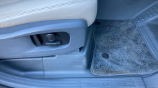 Land Rover Defender 3.0 D300 HSE 110 5dr Auto Diesel Estate